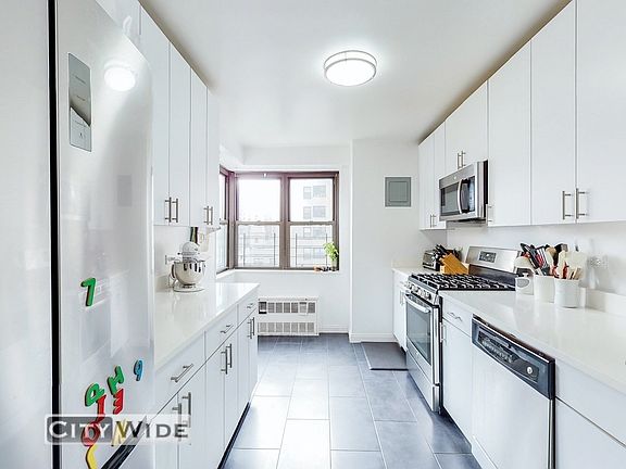 4th image of 400 E 89th St #10Q