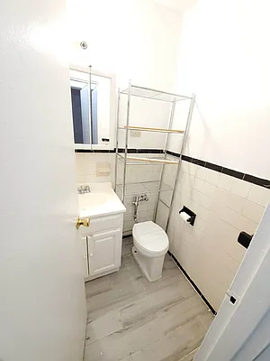 Rented by Smart NY Realty LLC | media 6