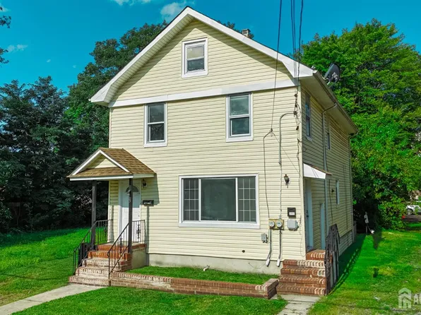 13 Melbourne Ct, Woodbridge, NJ 07095