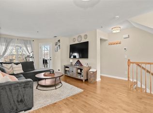 523 Viewpoint Ter, Peekskill, NY 10566