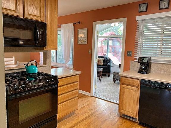 3rd image of 1503 E Reynolds Dr