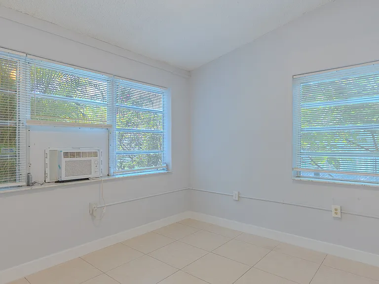 5824 McKinley St #2 — Photo 10