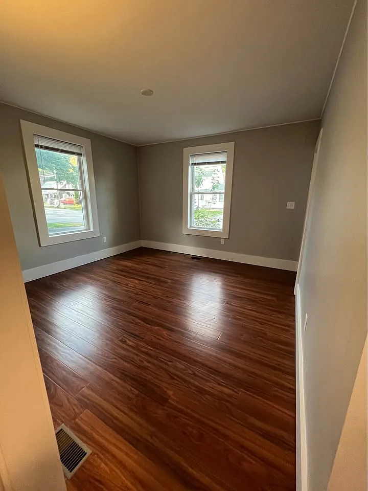4 bed, 1300 sqft, $3,000 — Photo 3