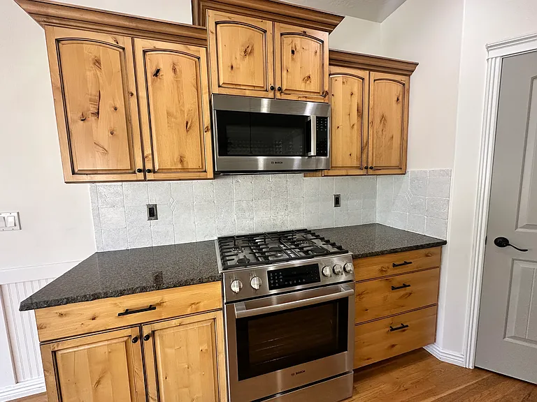 3015 E Deerhill Dr — Photo 4