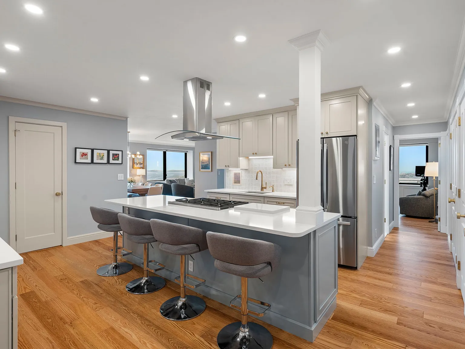 2 bed, 2.5 bath, 1633 sqft, $7,800 — Photo 2
