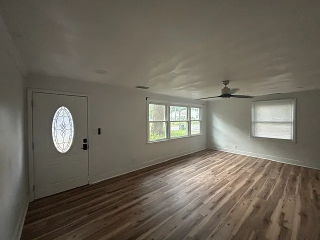 522 Meritta Ave — Photo 8