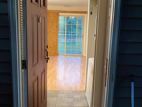 5th image of 374 Carhart Ct