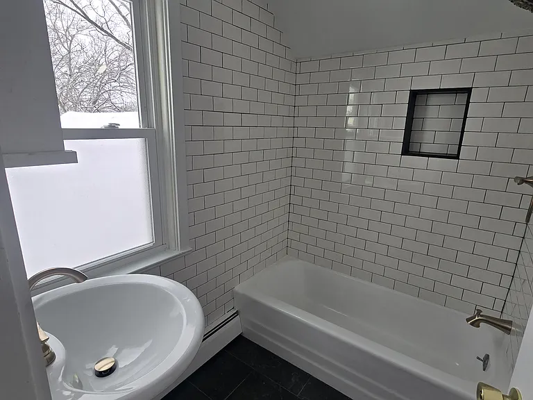 7800 W Forest Home Ave — Photo 3