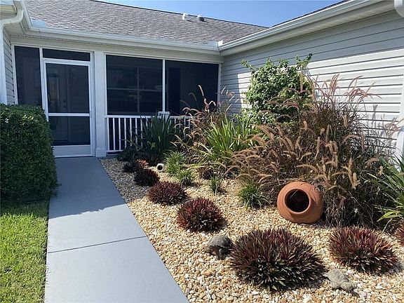 2nd image of 814 Ramos Dr