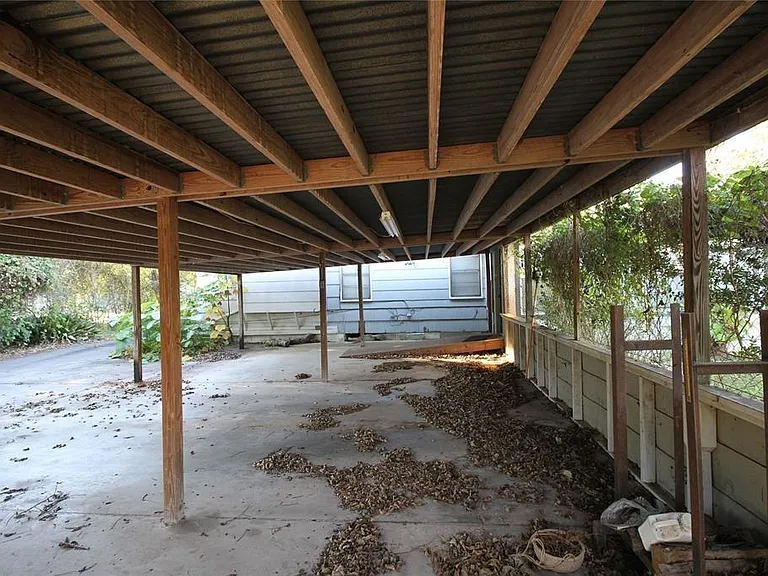 411 E Alabama St — Photo 4