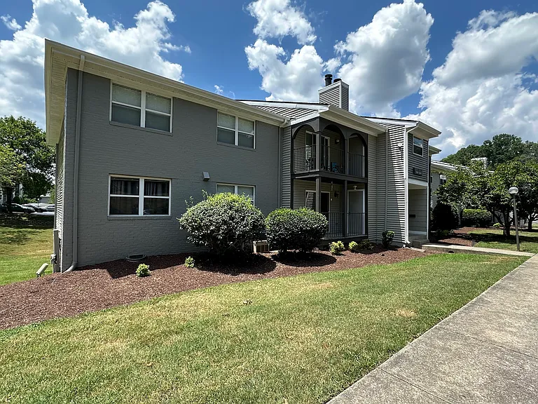 The Summit Apartments — Photo 26
