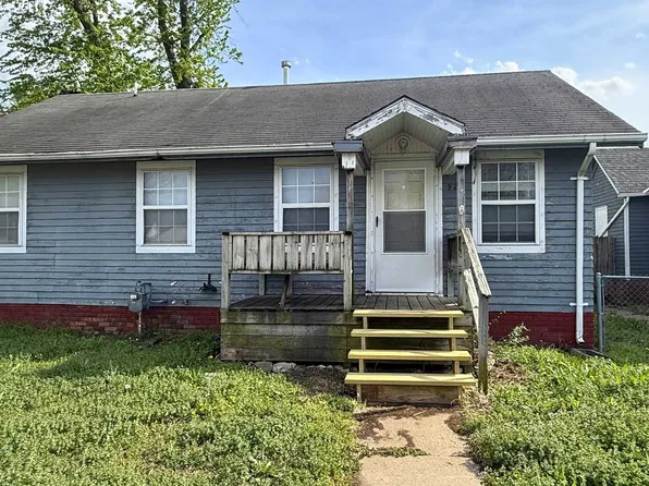 923 W Walnut St, Salina, KS 67401