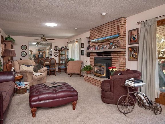 4th image of 694 Eastwood Dr