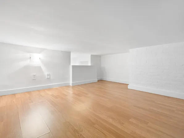 307 West 29th Street image 7 of 9