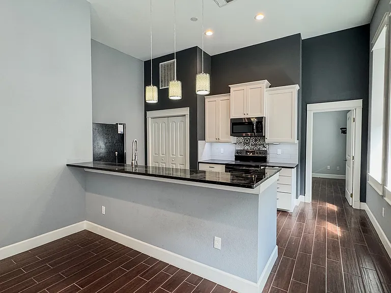 2901 Lee St #1 — Photo 4