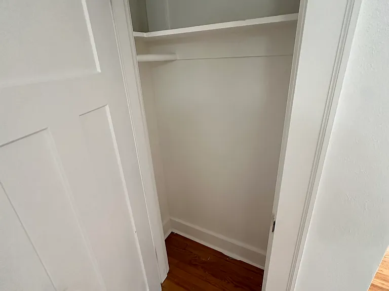 516 Summit Ave E #201 — Photo 8
