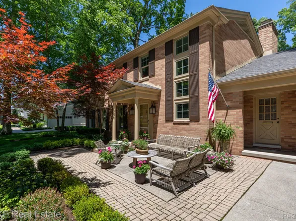 1350 Woodland Pl, Plymouth, MI 48170