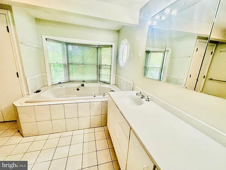 9124 Wandering Trail Dr — Photo 12