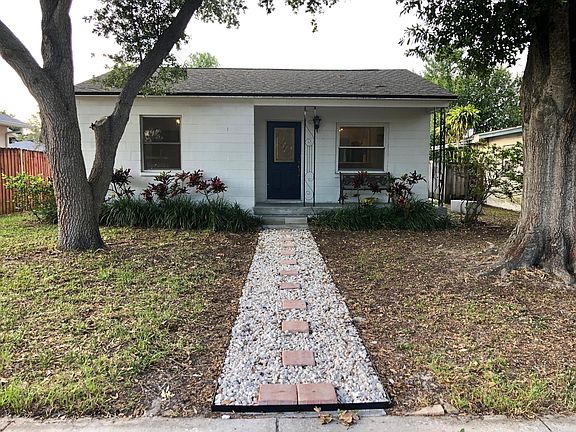 Central Oak Park bungalow