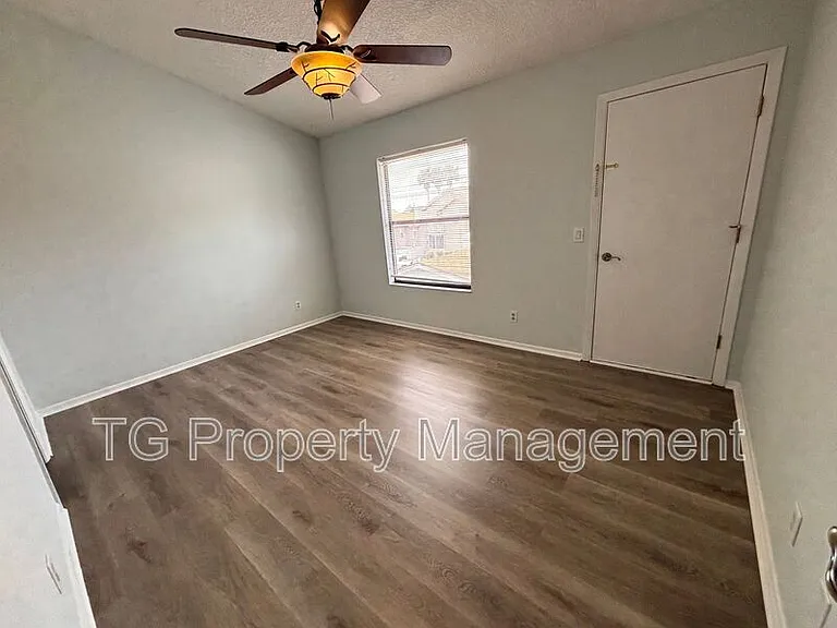 154 Governor St — Photo 16