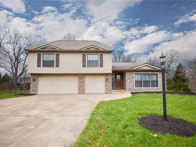 18086 Winchester Ct, Strongsville, OH, 44136