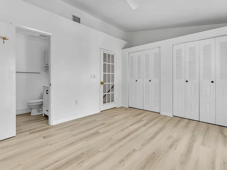 1006 Jeffery St — Photo 12