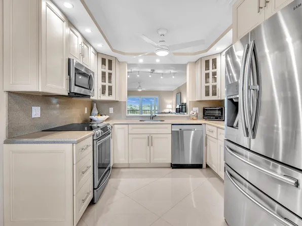 7286 Huntington Lane #301, Delray Beach, FL 33446