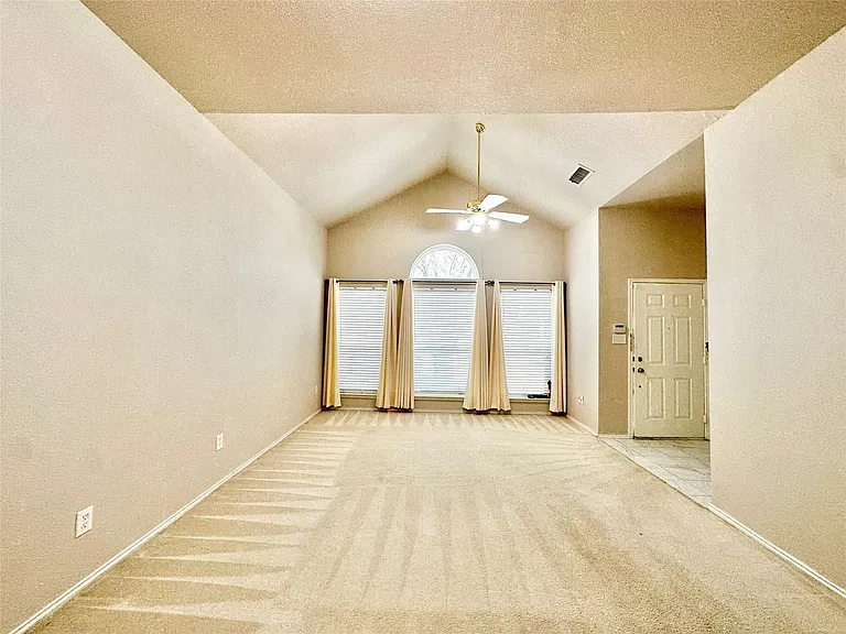 7006 Pickford Ct — Photo 4