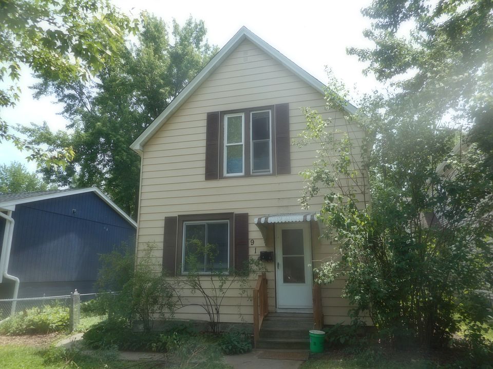 1st image of 914 Armstrong Ave APT 1