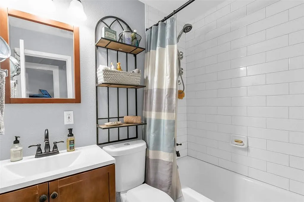 4 bed, 2000 sqft, $2,500 — Photo 4