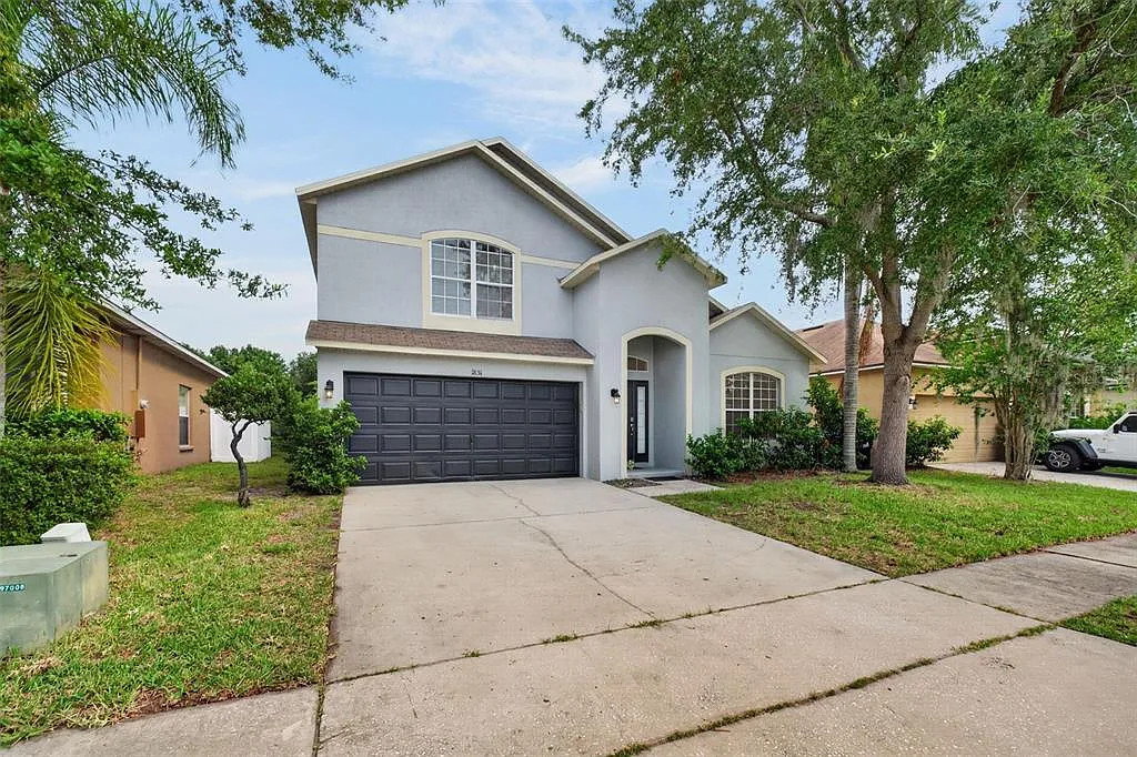 5 bed, 3.5 bath, 2151 sqft, $3,300 — Photo 2