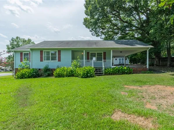 4322 Oak Brook Ct, Trinity, NC 27370