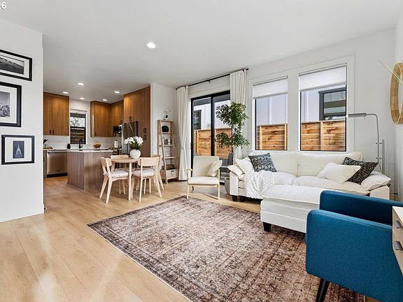 3rd image of 808 3rd St
