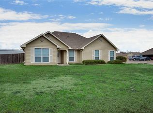 200 W Milton St, Nevada, TX 75173