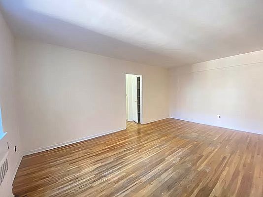 4th image of 143-06 Barclay Ave #5P