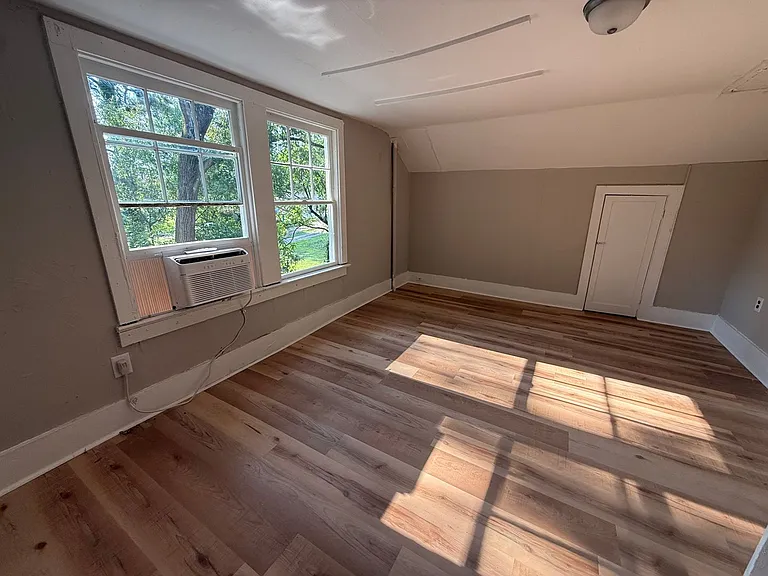 102 Parkview St W — Photo 6
