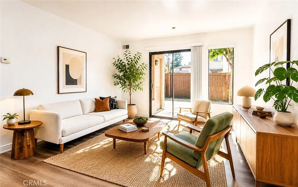 2 bed, 860 sqft, $2,050 — Photo 2