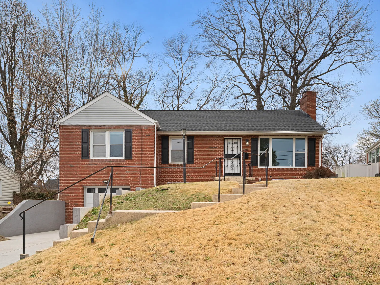 4 bed, 2360 sqft, $3,300 — Photo 4