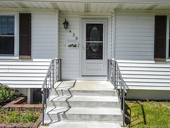 4th image of 439 Summit Dr
