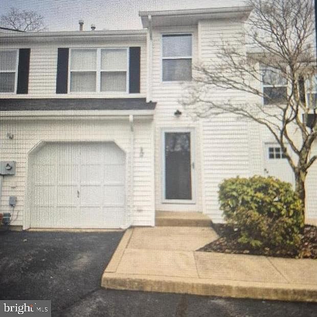 1st image of 17 Vincent Ct