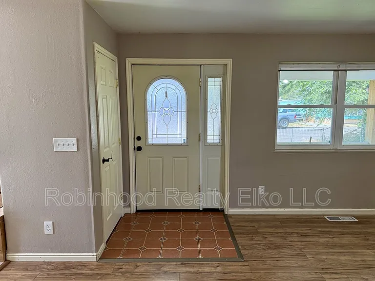 187 B St — Photo 4
