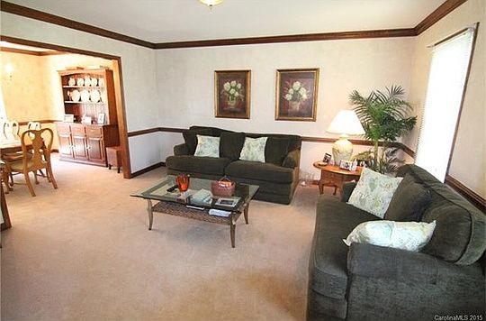 4th image of 2340 Rose Garden Dr