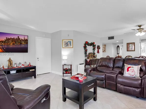 13000 SW 15th Ct APT 101U, Pembroke Pines, FL 33027