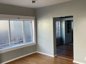 3921 E Livingston Dr, Long Beach, CA
