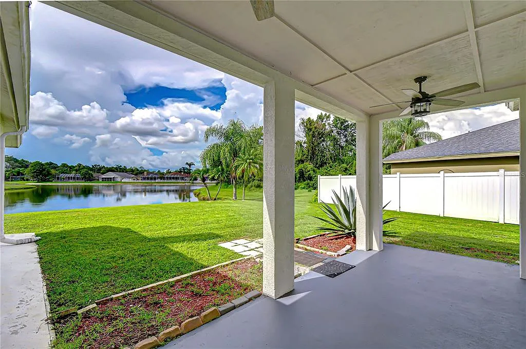 4 bed, 3.0 bath, 2222 sqft, $2,795 — Photo 3