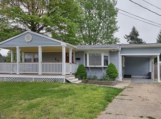 27 Avon Cir, Maple Shade, NJ 08052