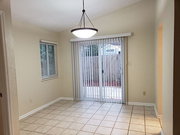 5th image of 3245 Albert Dr