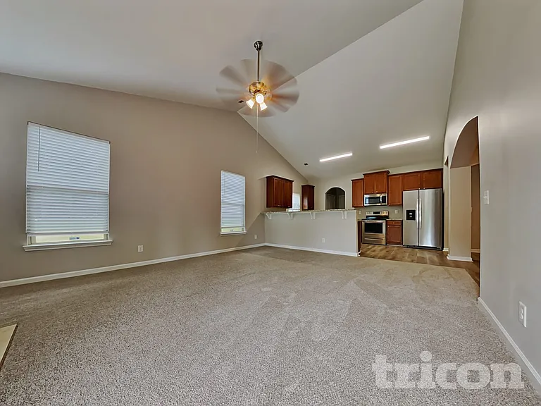 30 Fernwood Ct — Photo 3