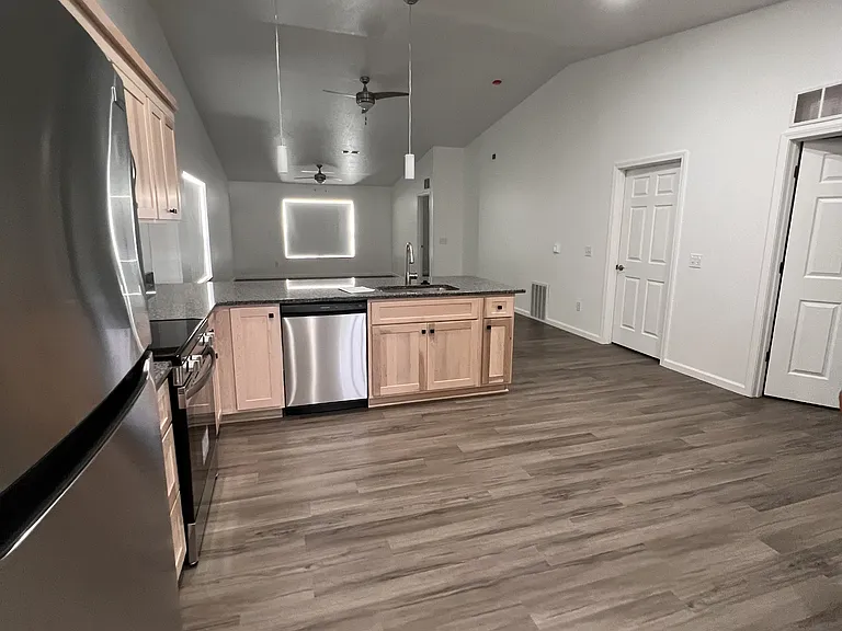 212 S Taylor St — Photo 9