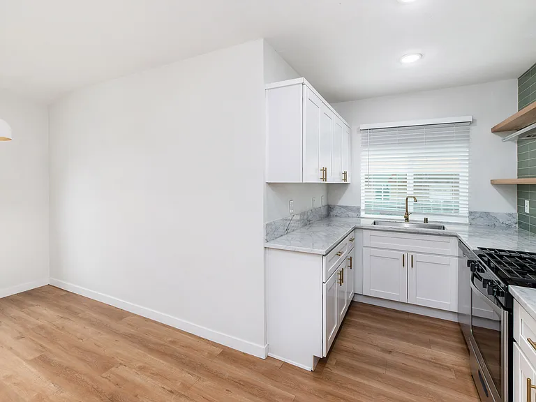 6044 Estelle St — Photo 12